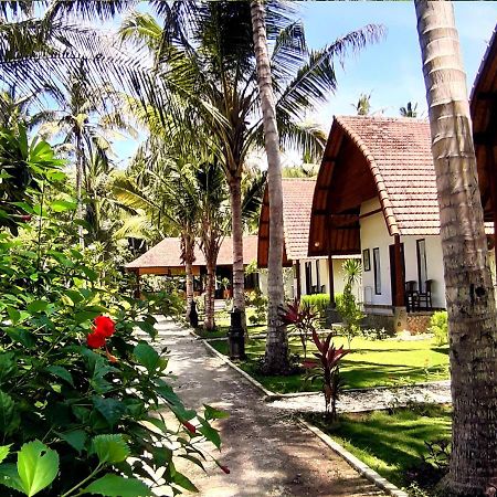 Crystal Bay Villa & Residence Toyapakeh Exterior photo