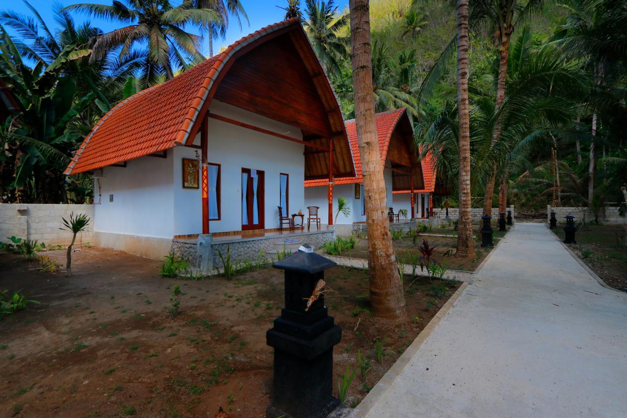 Crystal Bay Villa & Residence Toyapakeh Exterior photo